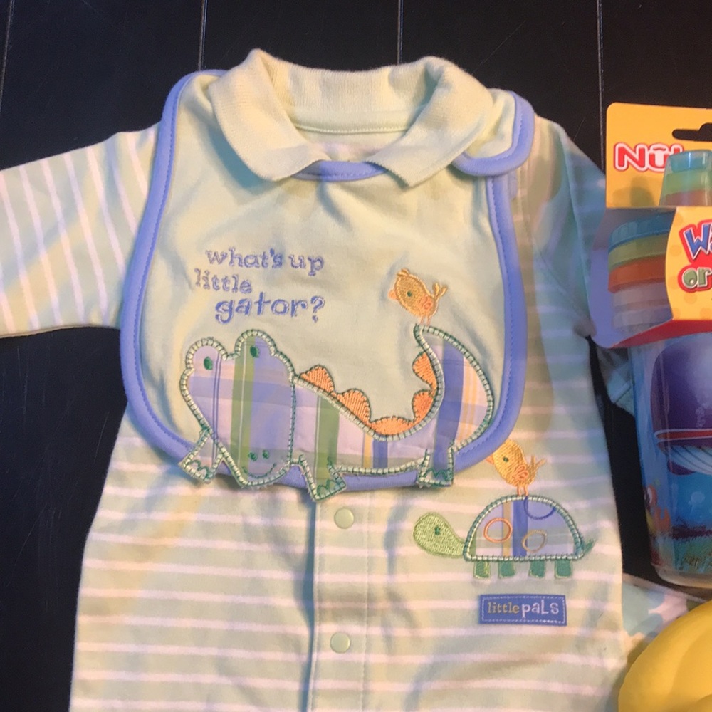 NWT newborn outfit and bib and miscellaneous items. - Picture 5 of 5